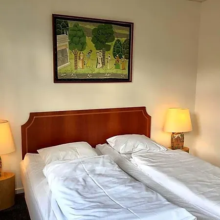 City Hotel Apartments 3*
