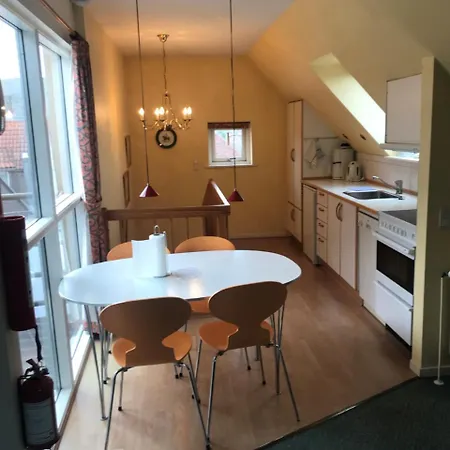 City Hotel Apartments מלון דירות 3*